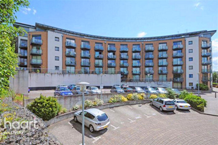 1 Bedroom Flat For Sale In Barrier Road, Chatham, ME4