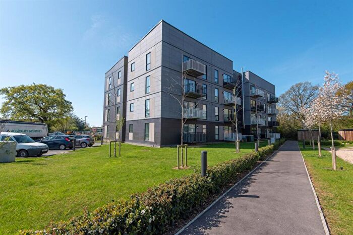 2 Bedroom Flat To Rent In Ladybower Road, Worthing, BN13