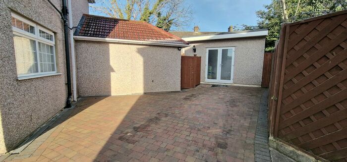 Studio To Rent In Middle Ope, Watford, WD24