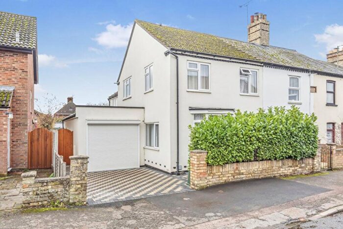 3 Bedroom End Of Terrace House For Sale In Clifton Road, Henlow, SG16