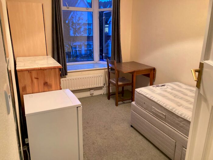 1 Bedroom Semi-Detached House To Rent In Very Near Craven Road Area, Ealing Broadway West, W5