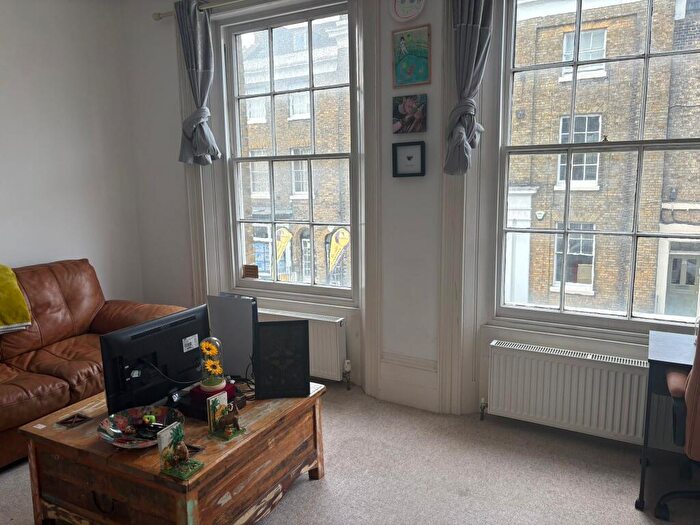 1 Bedroom Flat To Rent In Castle Street, Dover, CT16