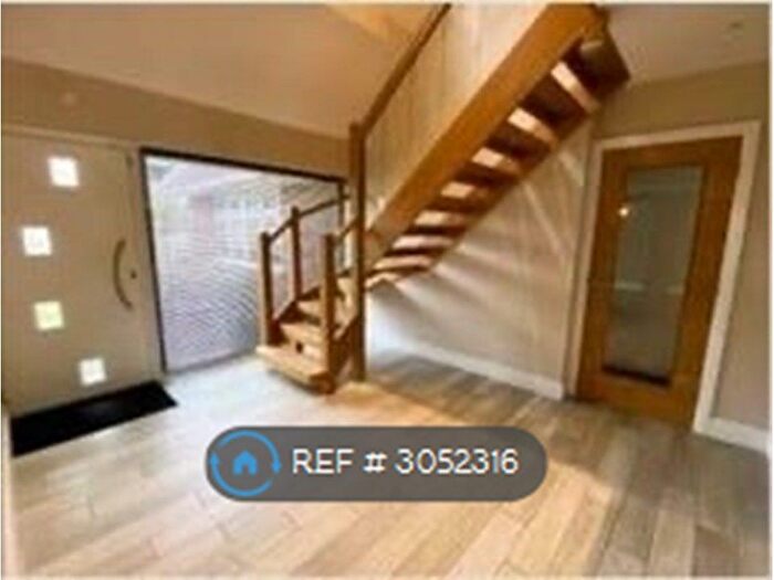 7 Bedroom Detached House To Rent In The Yews, Gravesend, DA12