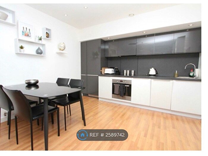 2 Bedroom Flat To Rent In Wintergreen Boulevard, West Drayton, UB7