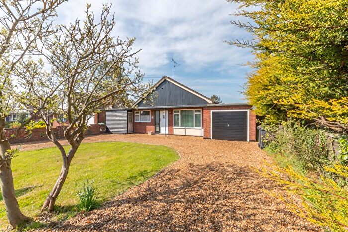 3 Bedroom Detached Bungalow For Sale In The Drive, Mayland, Chelmsford, CM3