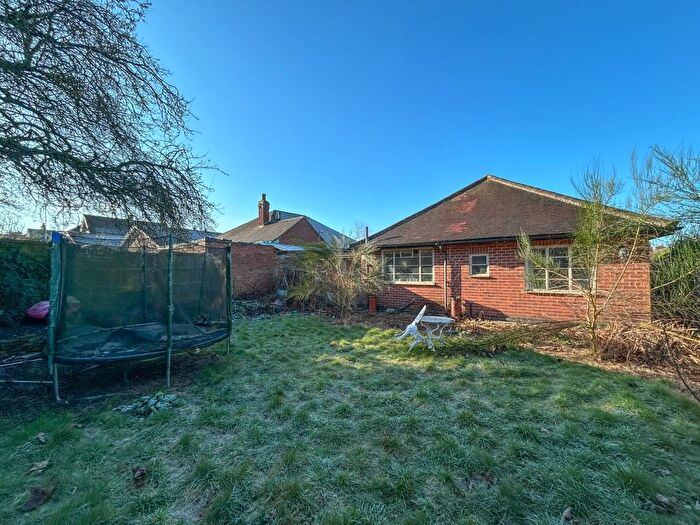 3 Bedroom Detached Bungalow For Sale In Ravensmore Road, Nottingham, Nottinghamshire, NG5