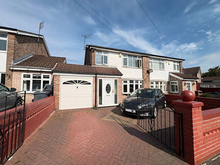 3 Bedroom Semi Detached House For Sale In Redwood Way, Kirkby, L33