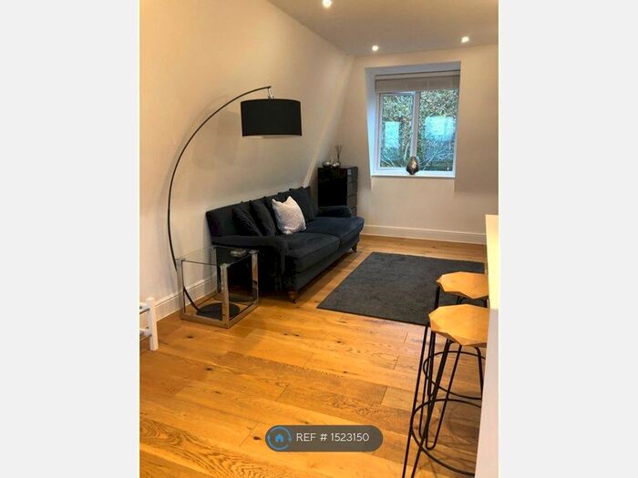 1 Bedroom Flat To Rent In Universal House, Iver, SL0