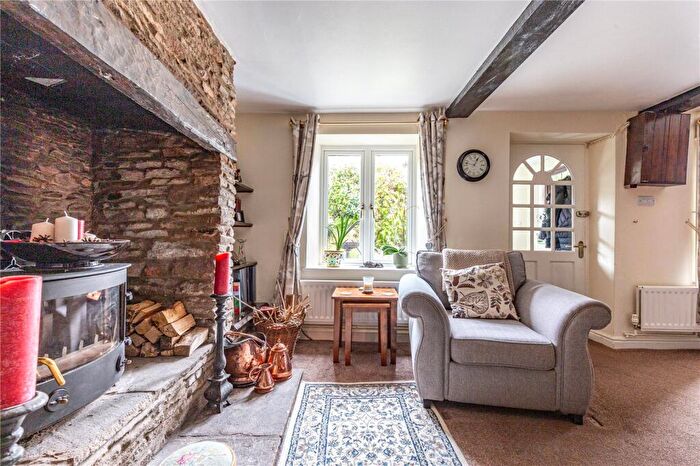 4 Bedroom End Of Terrace House For Sale In Farm Road, Bristol, BS16