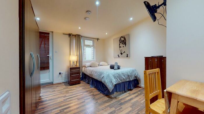 Studio To Rent In Chatsworth Road, NW2