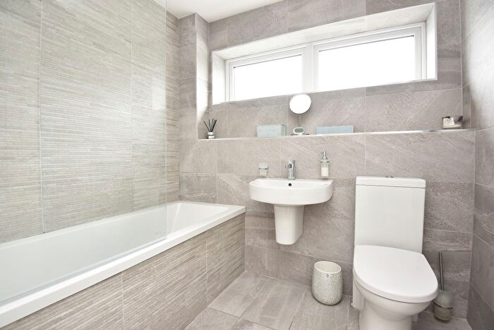 4 Bedroom Detached House For Sale In Chatsworth Grove, Harrogate, HG1