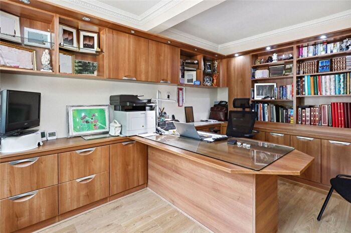 5 Bedroom Detached House To Rent In Cranley Road, Hersham, Walton-On-Thames, KT12