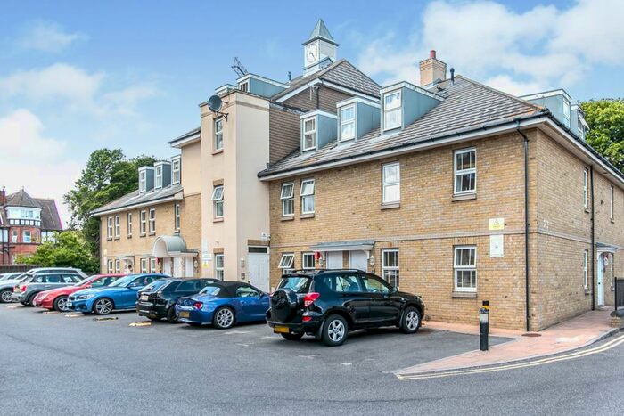 2 Bedroom Flat To Rent In Bay View Mews, Westcliff Road, BH2
