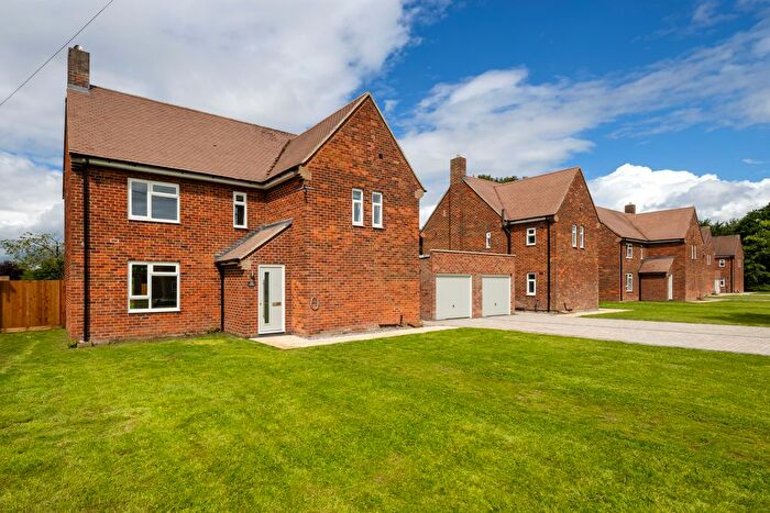 3 Bedroom Detached House To Rent In The Paddock, Linton On Ouse, York, YO30