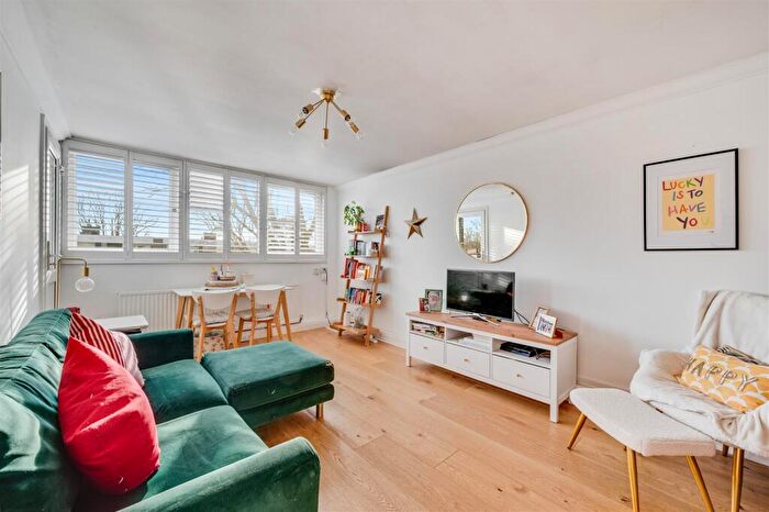 2 Bedroom Flat For Sale In Clement Close, Willesden Green, London, NW6