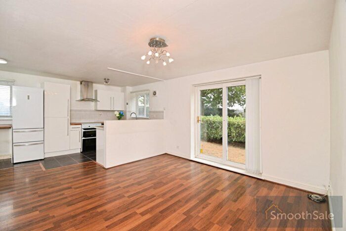 2 Bedroom Flat For Sale In Flat, Tideside Court, London, SE18