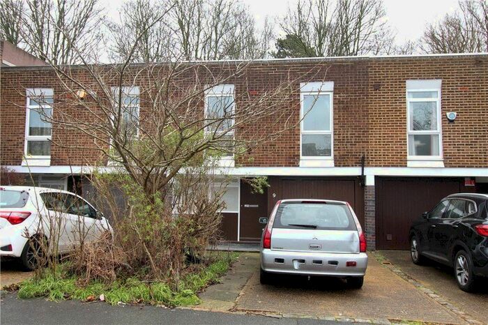 4 Bedroom Terraced House To Rent In Hunters Way, Croydon, CR0