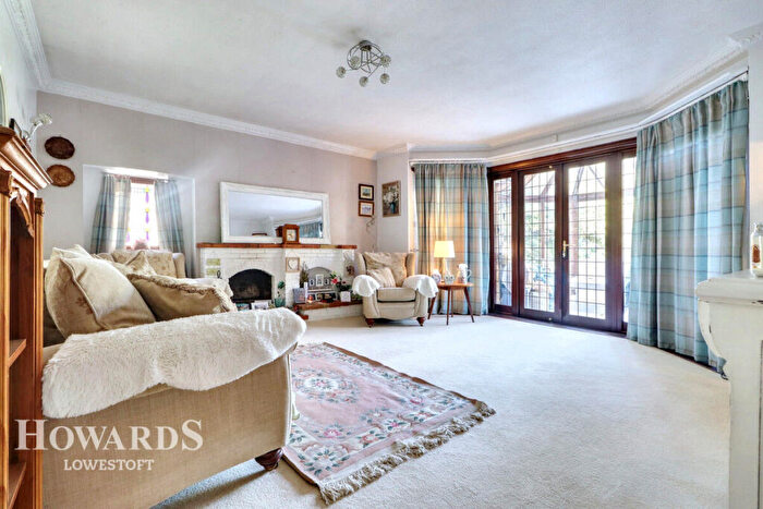 4 Bedroom Detached House For Sale In London Road South, Lowestoft, NR33