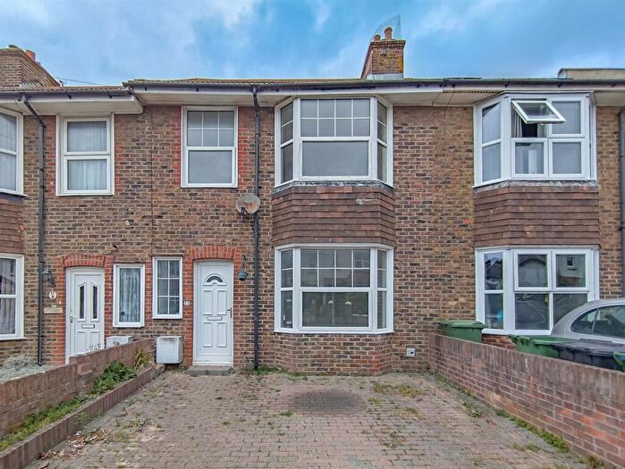 3 Bedroom Terraced House For Sale In Hindover Road, Seaford, BN25