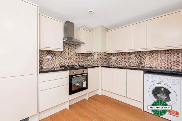 1 Bedroom Flat To Rent In Cameron Road, IG3