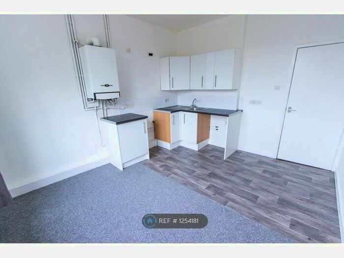 1 Bedroom Flat To Rent In Corporation Road, Newport NP19