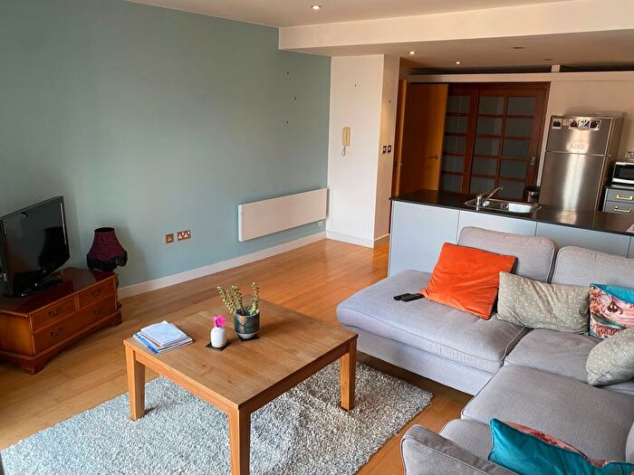 2 Bedroom Flat To Rent In Dock Street, Leeds, LS10