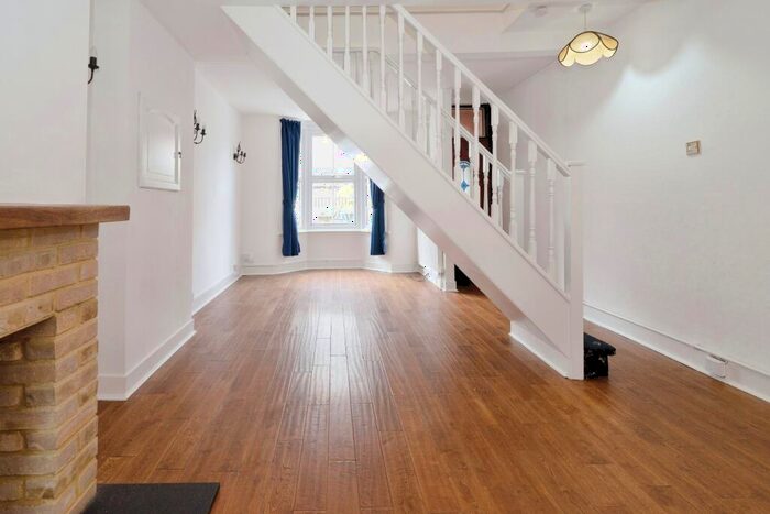 2 Bedroom Terraced House To Rent In Crescent Road, Leyton, E10