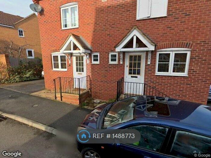 3 Bedroom Semi-Detached House To Rent In Stone Close, Wellingborough, NN8