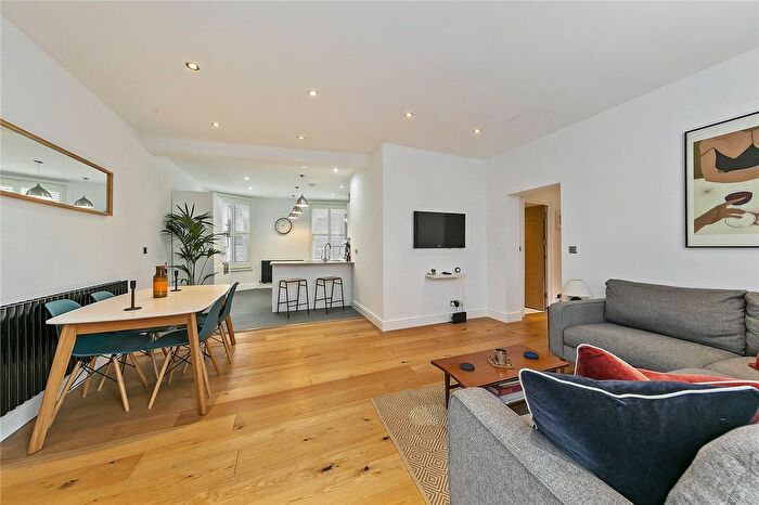 2 Bedroom Flat For Sale In Kew Road, Richmond, TW9