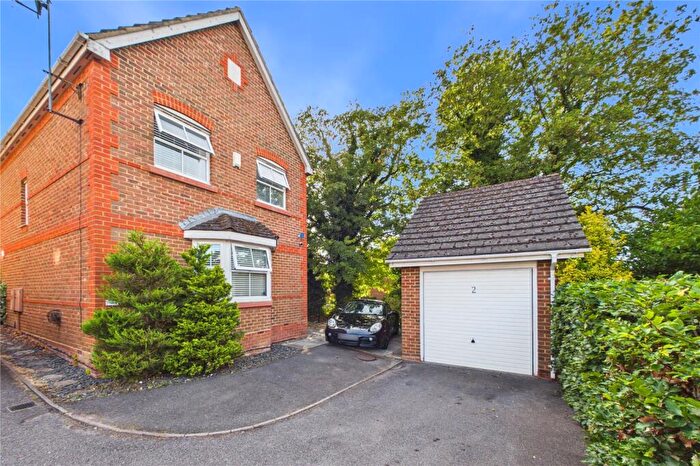 3 Bedroom Detached House For Sale In Hathaway Gardens, Basingstoke, Hampshire, RG24
