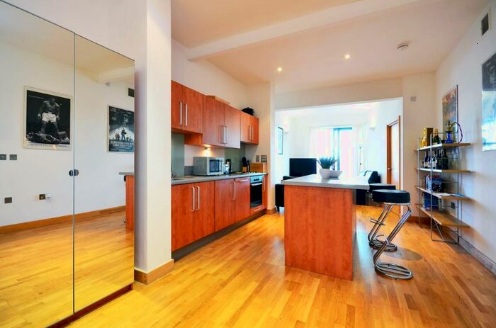 2 Bedroom Flat To Rent In Roach Road, Bow, London, E3