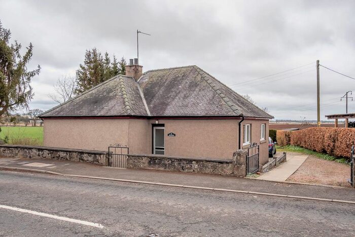 2 Bedroom Detached Bungalow For Sale In Dundee Road, Coupar Angus, PH13