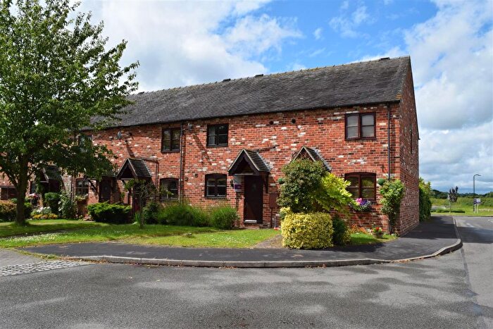 2 Bedroom Cottage To Rent In Leyfields Farm Mews, Anslow, Burton-On-Trent, Staffordshire, DE13