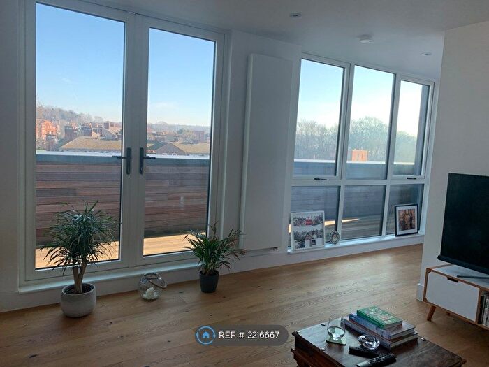 1 Bedroom Flat To Rent In Central Cross Apartments, Croydon, CR0