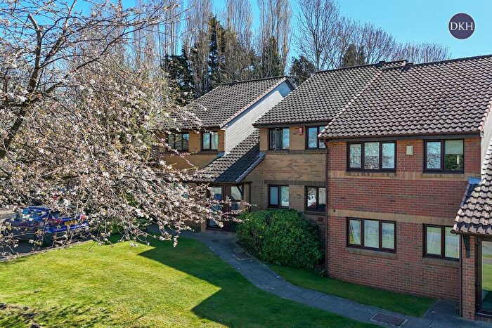 2 Bedroom Flat To Rent In Richfield Road, Bushey, Hertfordshire, WD23
