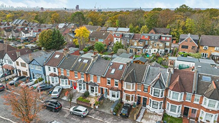 5 Bedroom Terraced House For Sale In Walpole Road, London, E18