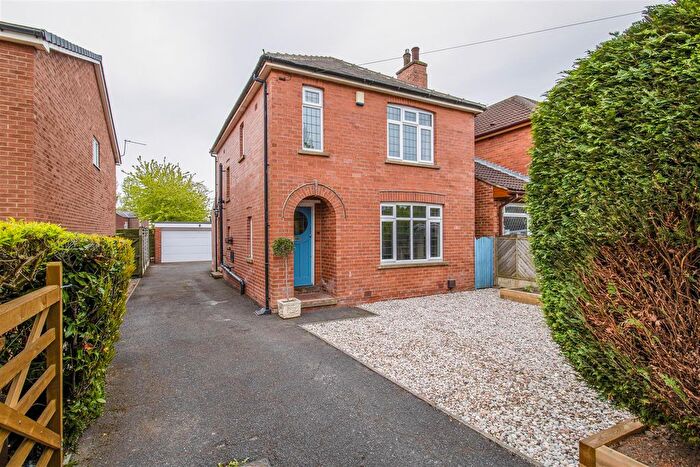3 Bedroom Detached House For Sale In Queens Drive, Ossett, WF5