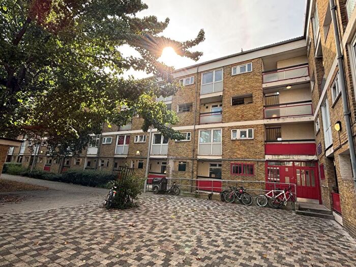 3 Bedroom Maisonette For Sale In Locton Green, Ruston Street, London, E3