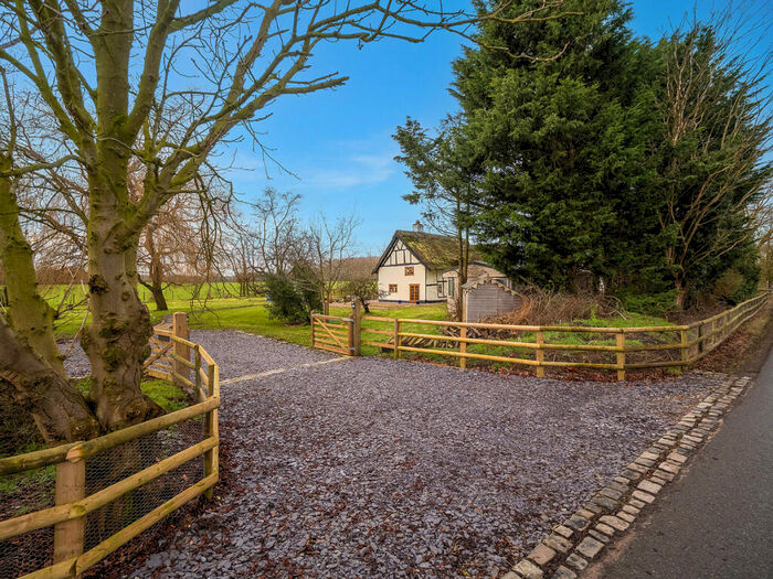 3 Bedroom Detached House For Sale In Hickhurst Lane Rushton Tarporley, Cheshire, CW6