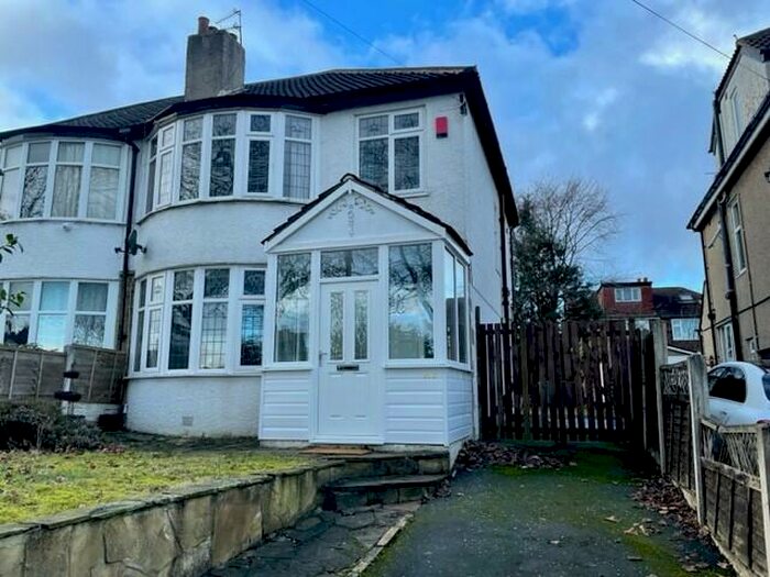 3 Bedroom Semi-Detached House To Rent In Scott Hall Road, Leeds, West Yorkshire, LS17