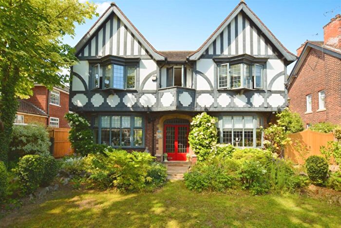 5 Bedroom Detached House For Sale In Vicarage Gardens, Scunthorpe, DN15