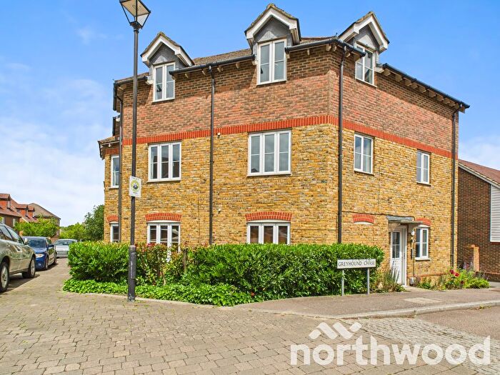 2 Bedroom Flat To Rent In Greyhound Chase, Singleton, Ashford, TN23