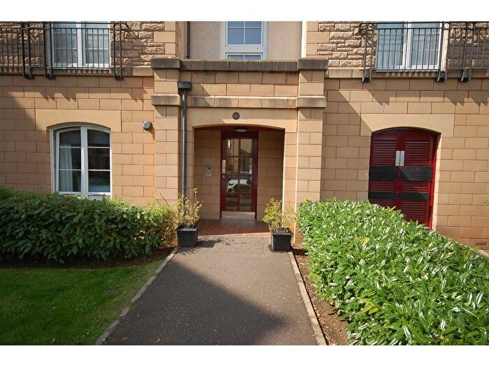 2 Bedroom Flat To Rent In Powderhall Rigg, Edinburgh, EH7