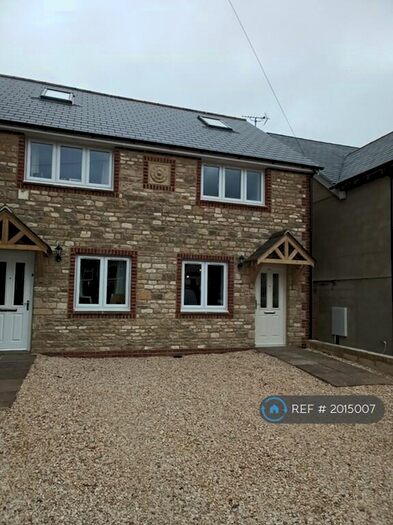 2 Bedroom Semi-Detached House To Rent In Church Street, Brackley, NN13