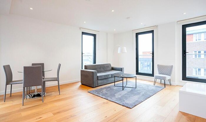 2 Bedroom Apartment To Rent In Dock Street, London, E1