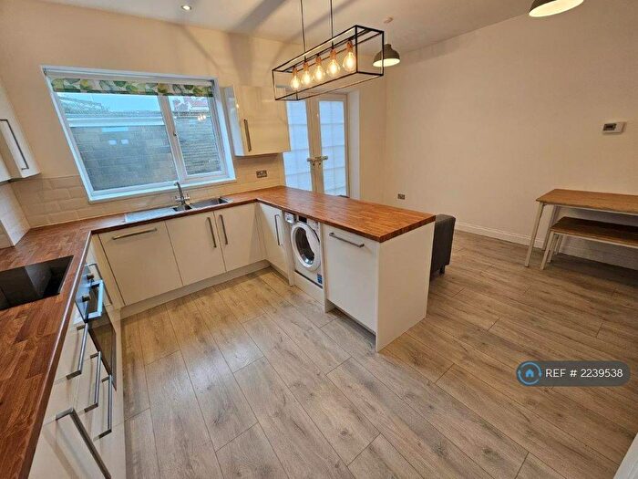 4 Bedroom Semi-Detached House To Rent In Derrick Road, Bristol, BS15