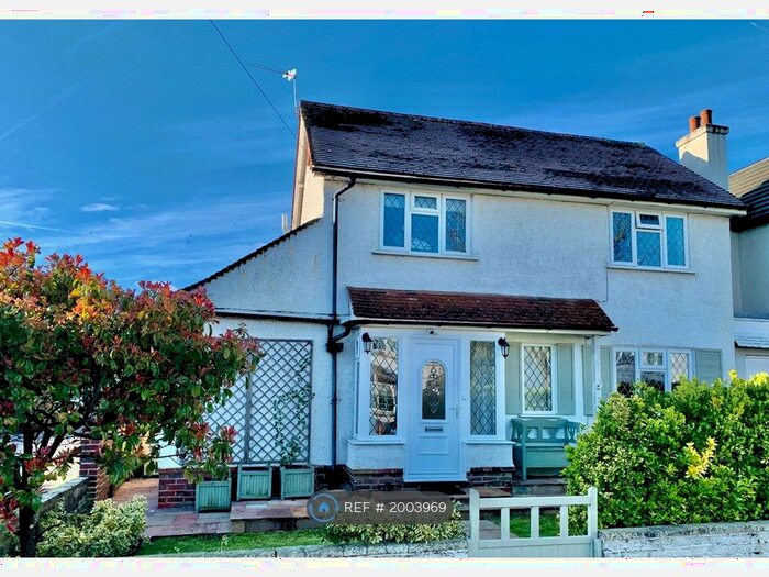 5 Bedroom Detached House To Rent In Manor Green Road, Epsom, KT19