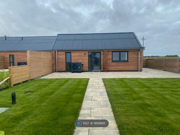4 Bedroom Semi-Detached House To Rent In Newham Drain, New York, Lincoln, LN4