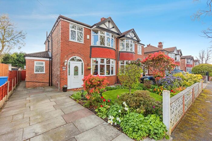 3 Bedroom Semi Detached House For Sale In Marford Crescent, Sale, Greater Manchester, M33