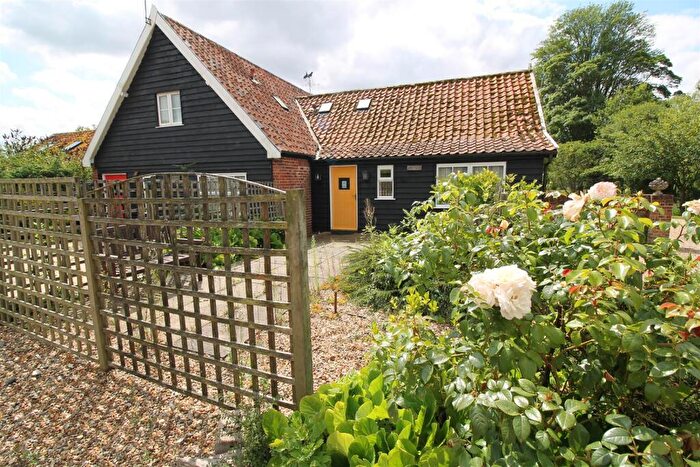 2 Bedroom Semi-Detached Bungalow To Rent In Colston Hall, Badingham, IP13